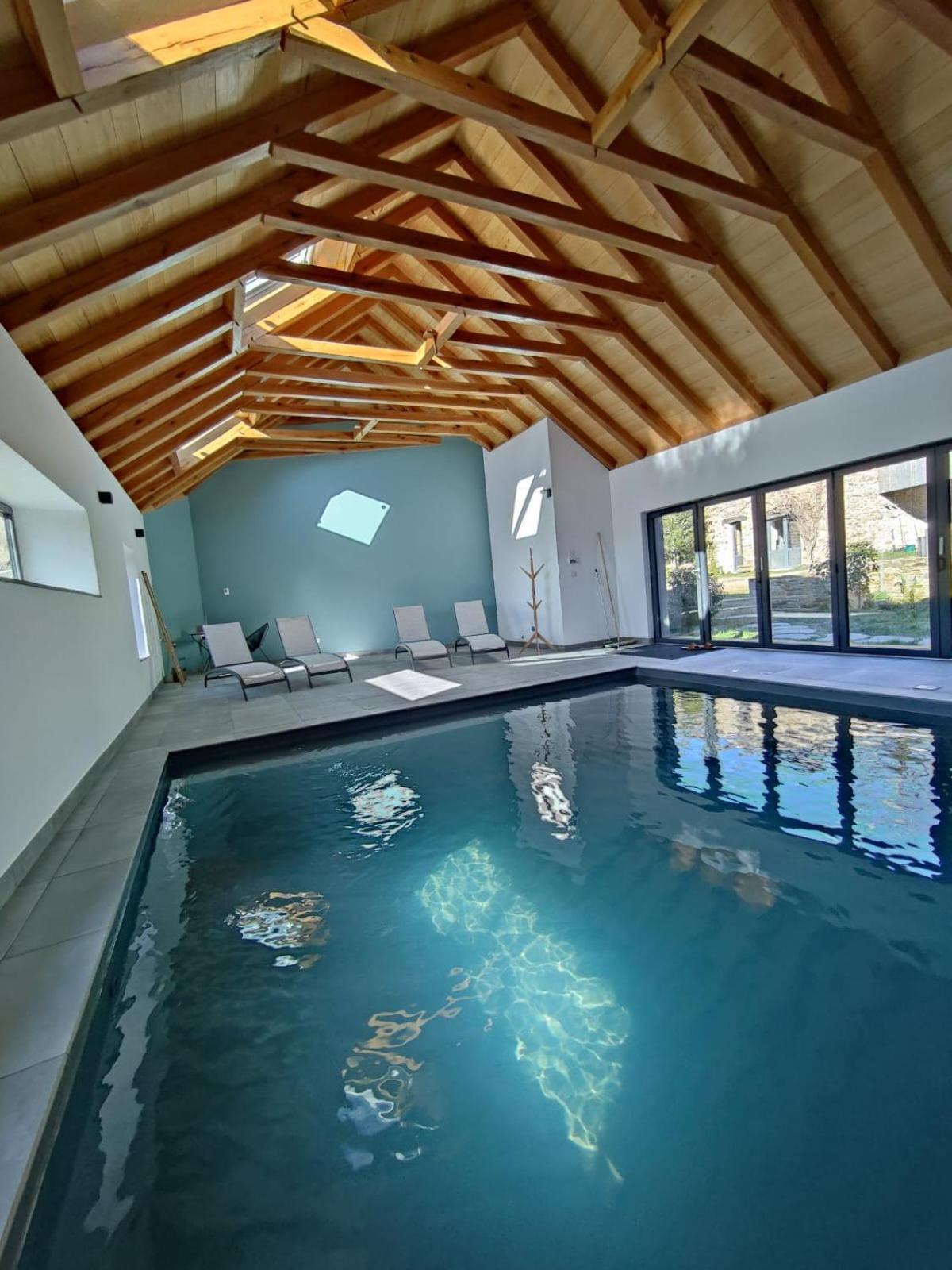 Gite Avec Piscine Interieure Villa Moyrazes Екстериор снимка